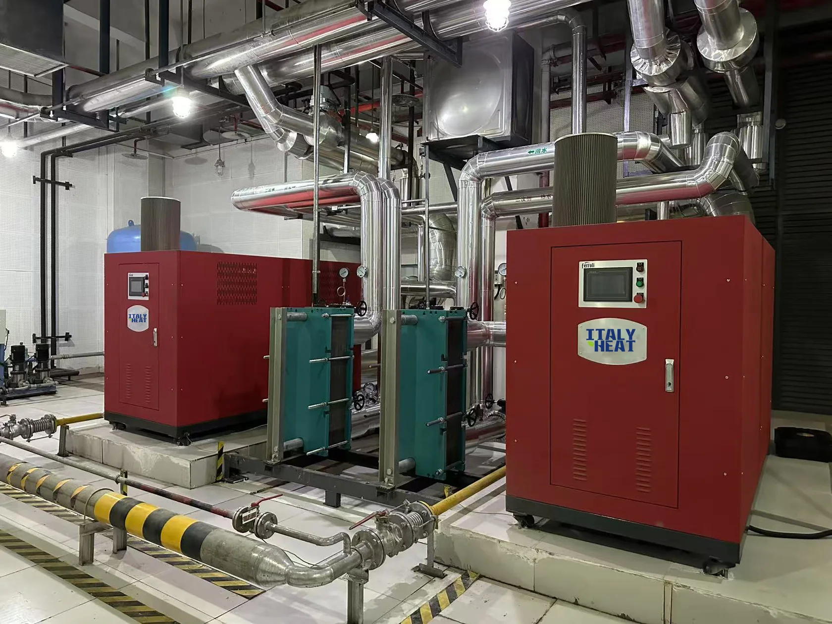Compact heating installation
